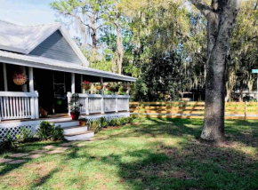 The perfect Little Cottage for your gateway!